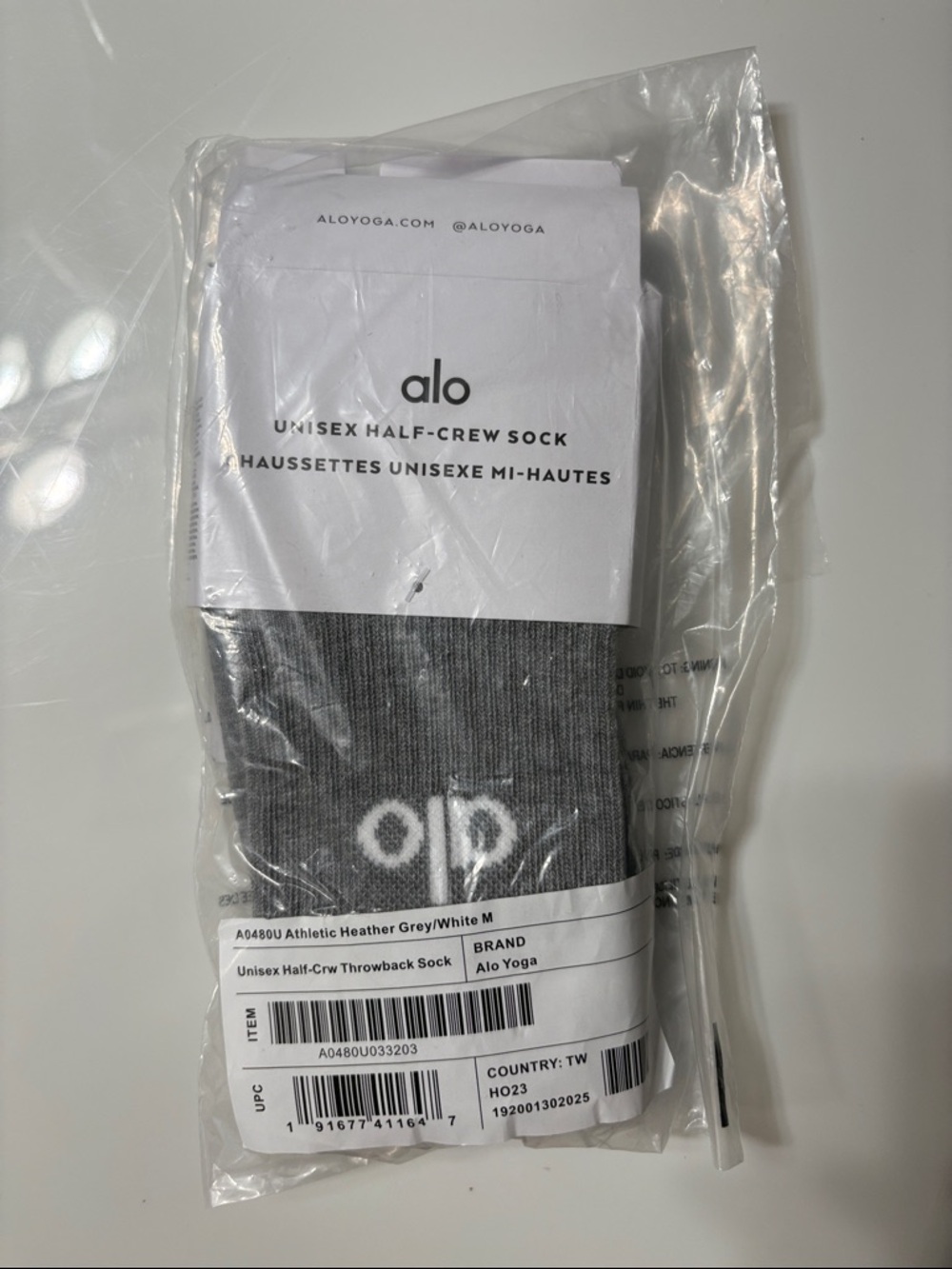 ALO Yoga Unisex Half-Crew Socks in Heather Grey & White